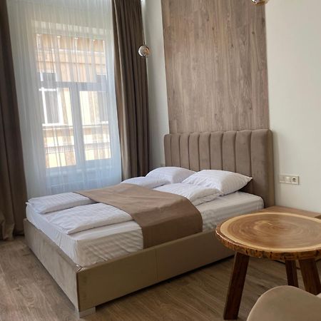 Тиктора, 3 Центр Apartment ลวีฟ ภายนอก รูปภาพ