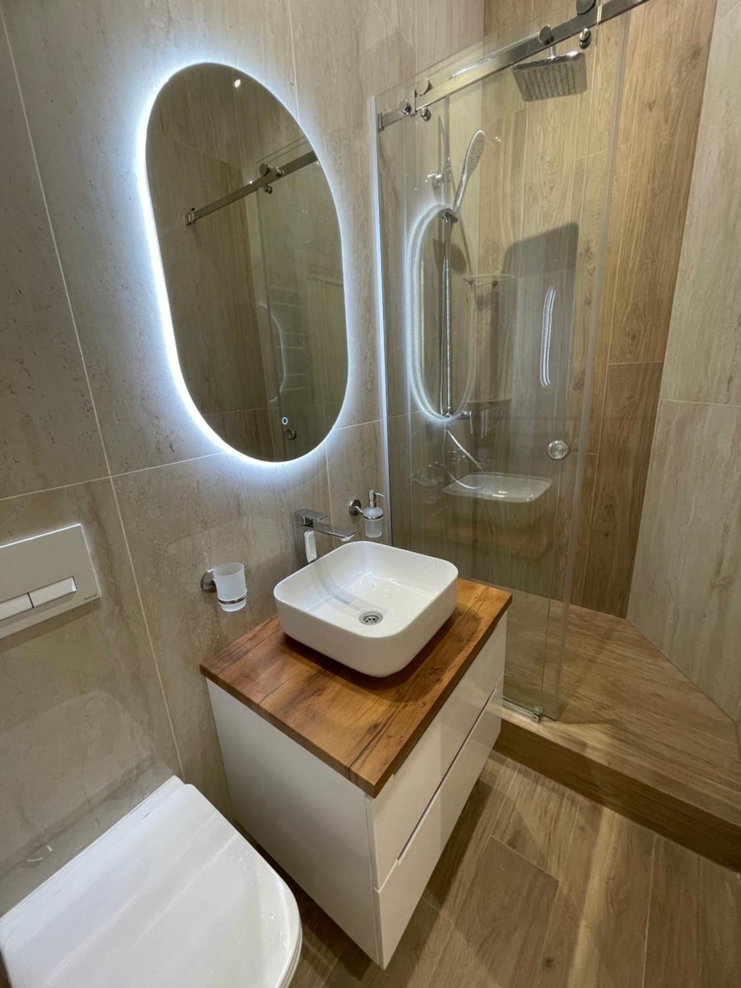 Тиктора, 3 Центр Apartment ลวีฟ ภายนอก รูปภาพ