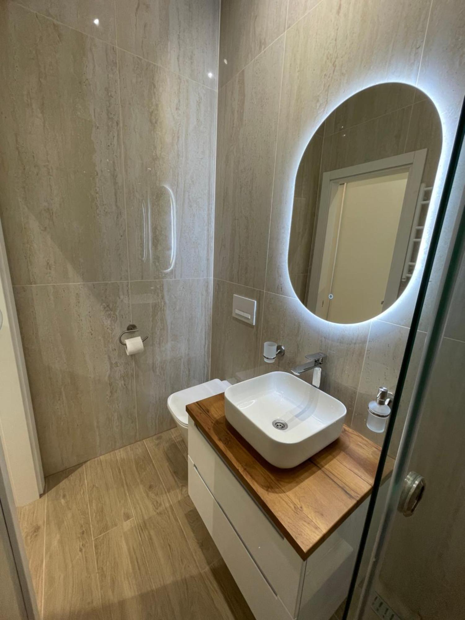 Тиктора, 3 Центр Apartment ลวีฟ ภายนอก รูปภาพ