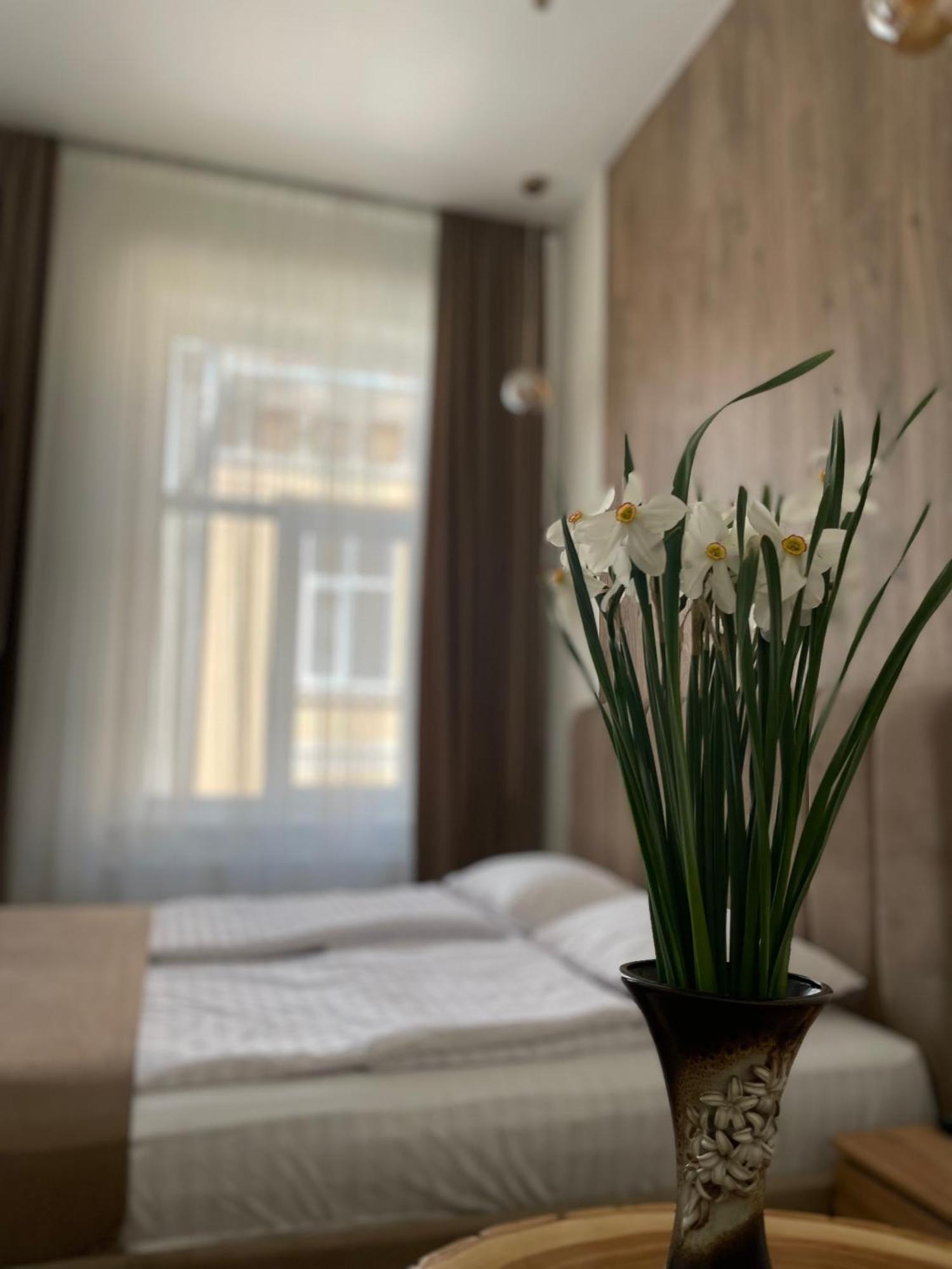 Тиктора, 3 Центр Apartment ลวีฟ ภายนอก รูปภาพ